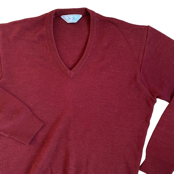 Joe Filis Vintage V Neck Wool Sweater Size Small Burgundy Red Color Pullover - Picture 2 of 7